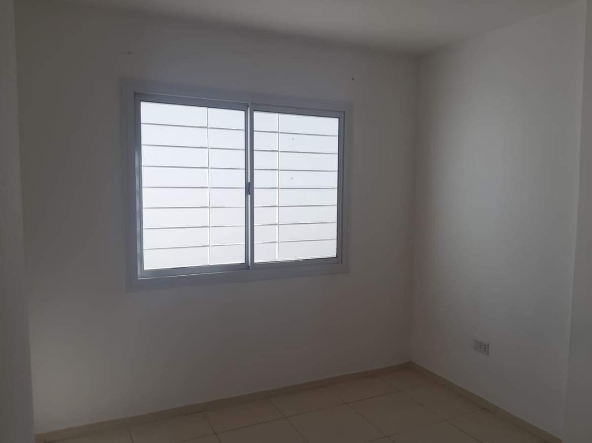 Amplio departamento en alquiler. Expensas bajas. B General Bustos