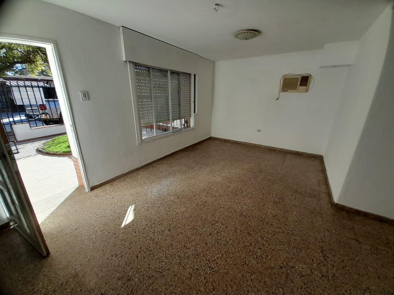 LOS ALAMOS - ENRIQUE BAUCH 3426 - CASA 2 DORMITORIOS EN ALQUILER