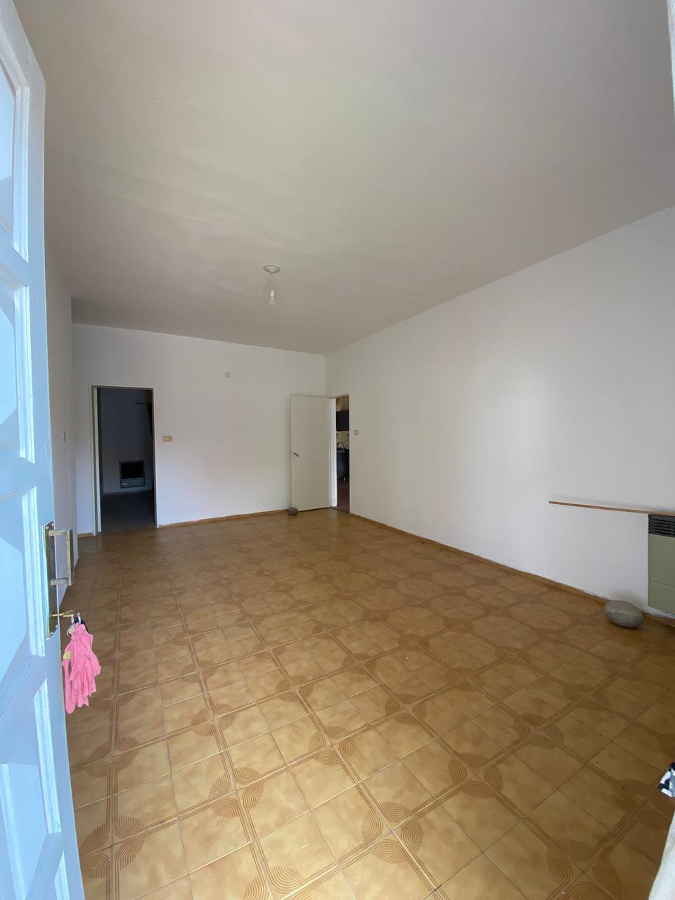 Vende casa de 3 dormitorios en barrio los Naranjos