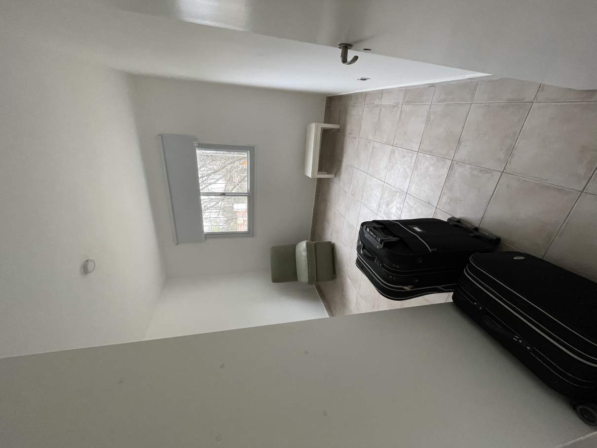 Venta De Casa 2 Dormitorios, Y Amplio Jardín En B° Solares De Ensenada, San Antonio De Arredondo, Vi