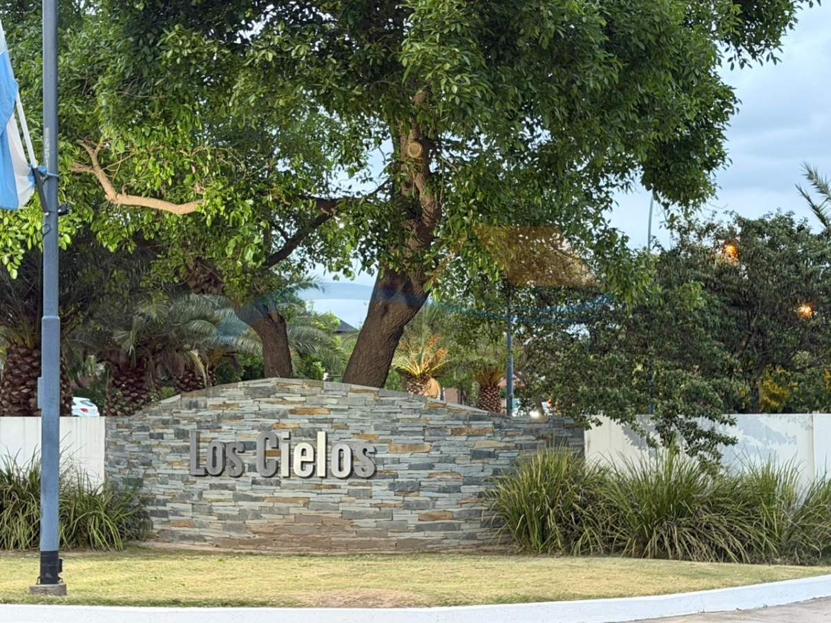 VALLE ESCONDIDO LOS CIELOS CASA EN VENTA