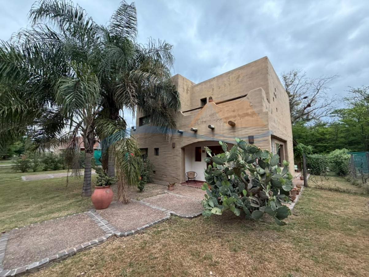 VALLE ESCONDIDO LOS CIELOS CASA EN VENTA