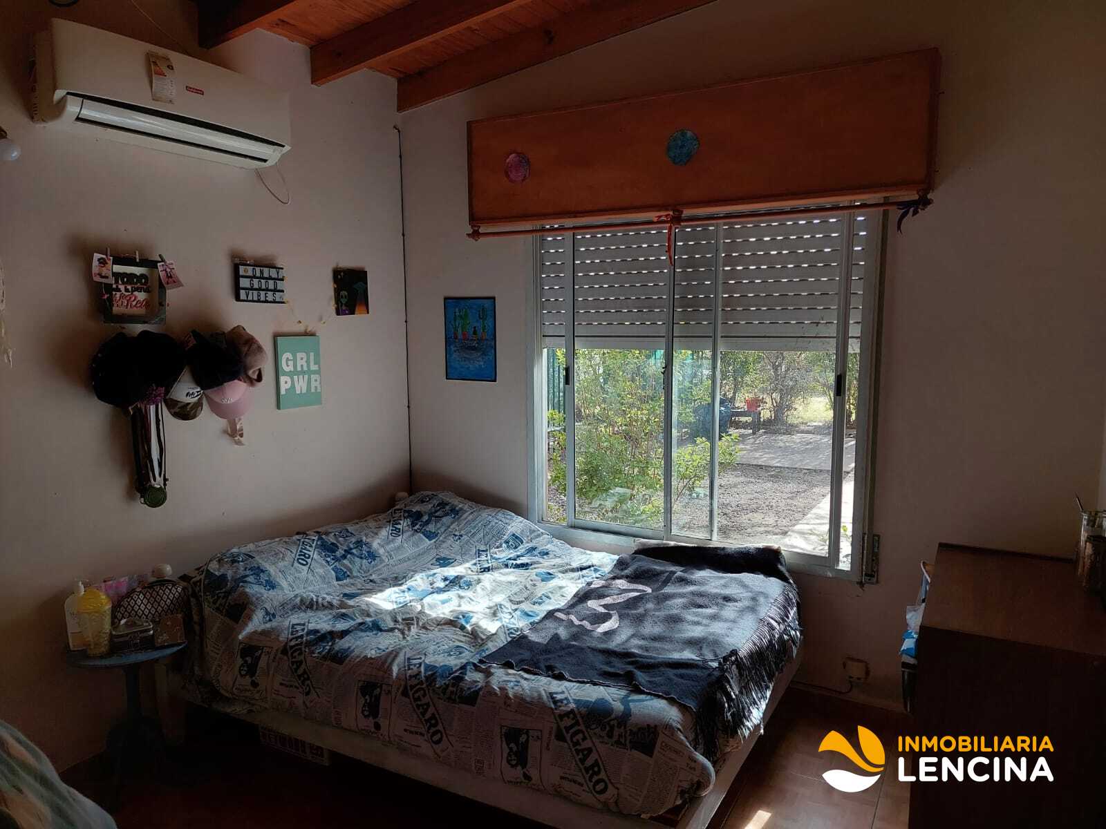 CASA TIPO PH EN VENTA 3 DORMITORIOS - BARRIO LAS MALVINAS.