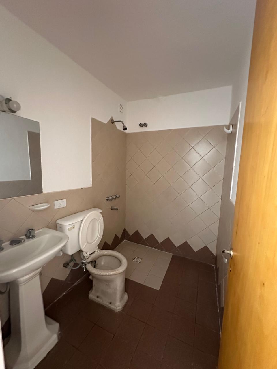 Departamento en alquiler PB - Barrio Jarind