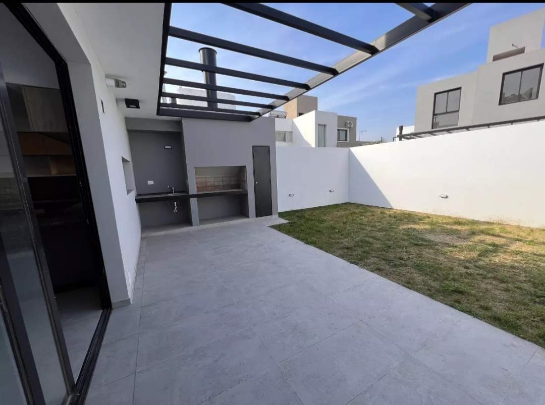 Duplex , Lomas De Manantiales , 3 Dorm, Cochera Cubierta , Ciudad De Córdoba , Arg , Barrio Privado 