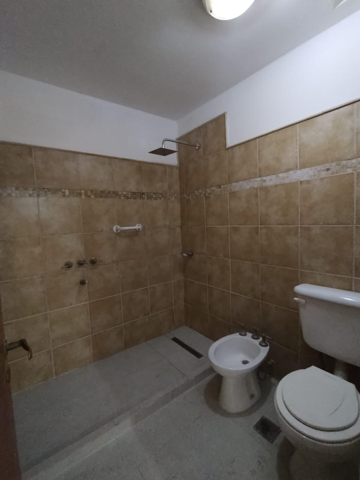 URCA - ALQUILER CASA 2 DORM