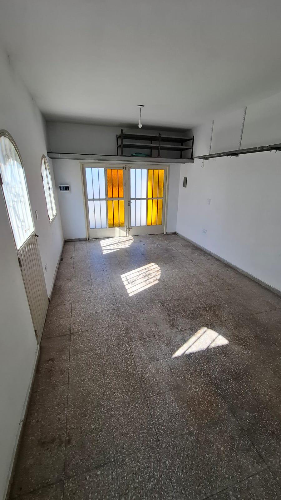 CASA EN ALQUILER BARRIO POETA LUGONES