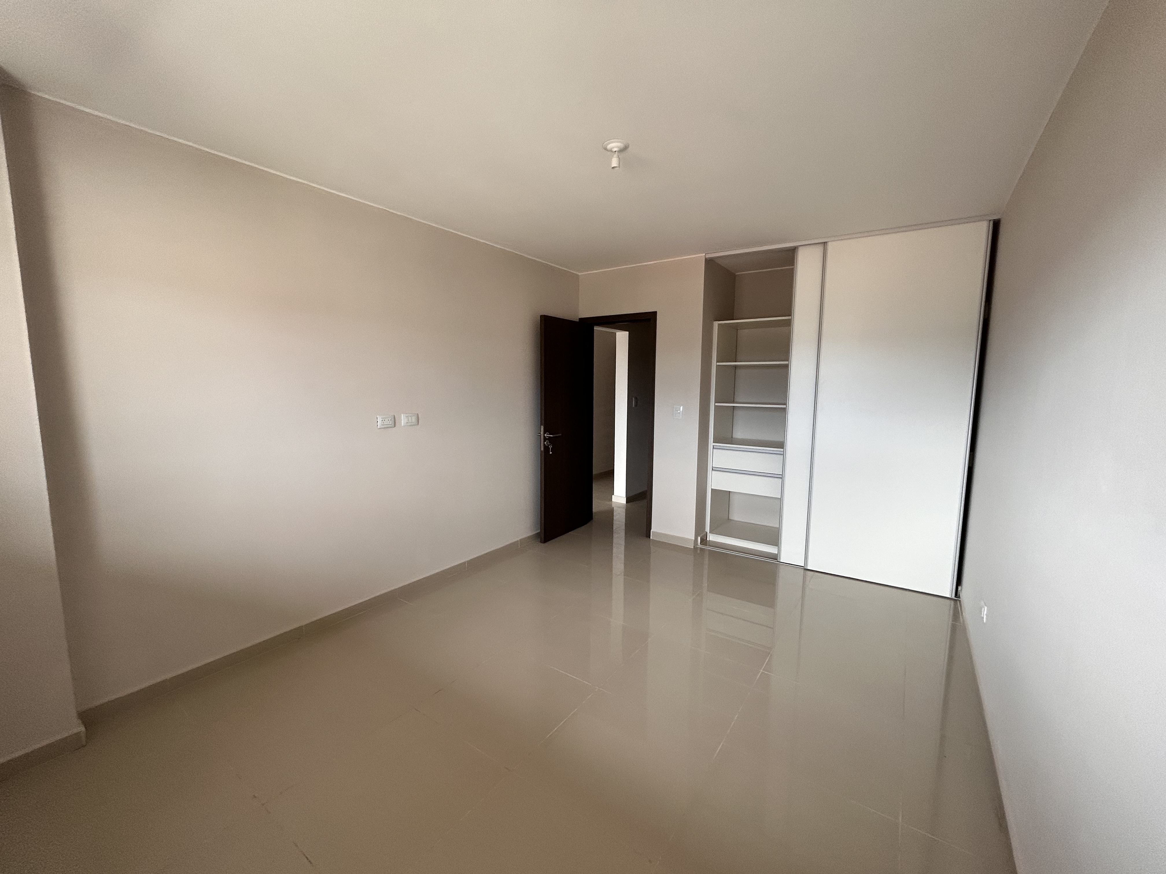 S.R. VENDE DPTO A ESTRENAR EN EL COMPLEJ