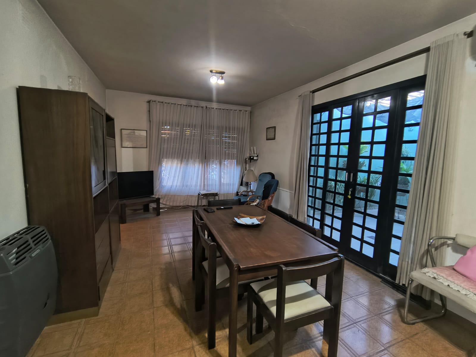 SAN VICENTE: CASA EN VENTA DE 3 DORMITORIOS COCHERA Y PATIO