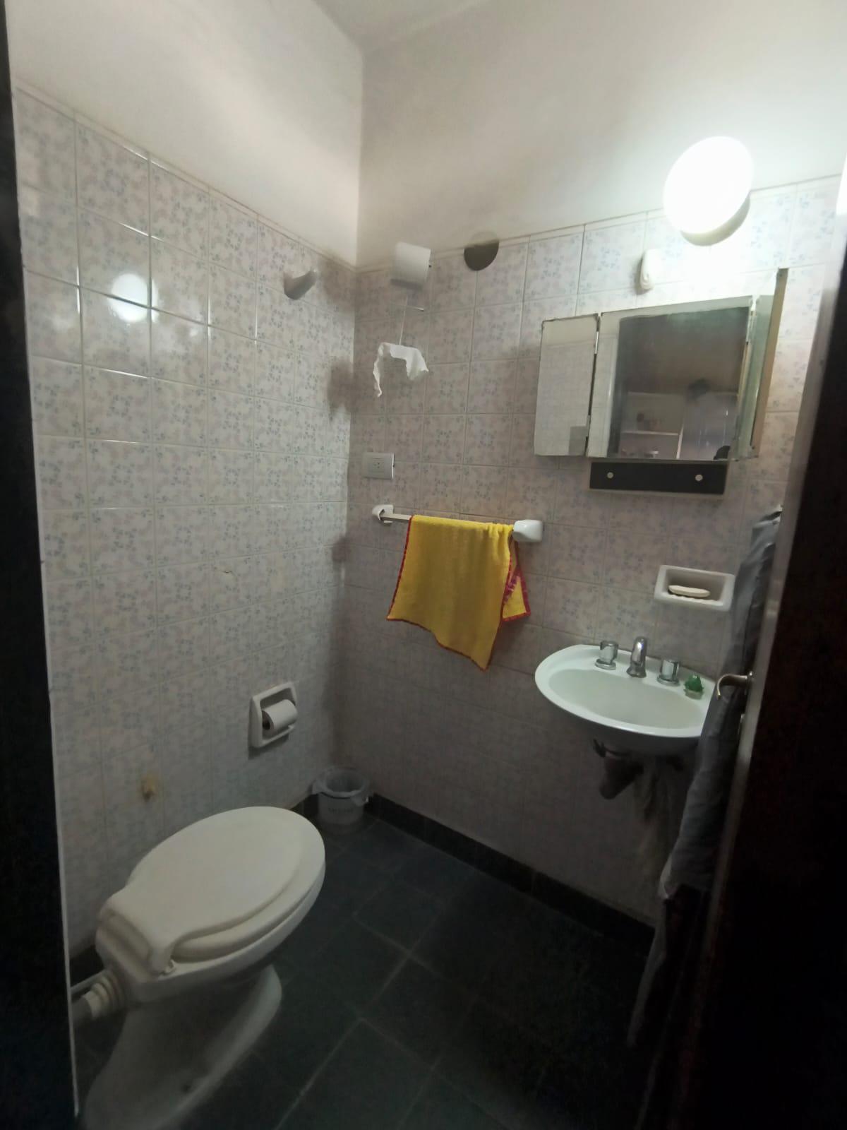 SAN VICENTE: CASA EN VENTA DE 3 DORMITORIOS COCHERA Y PATIO