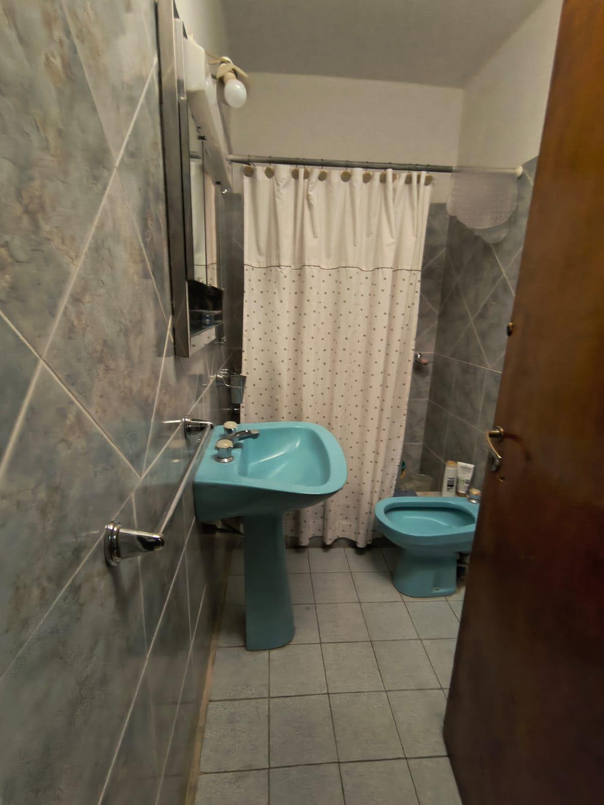 SAN VICENTE: CASA EN VENTA DE 3 DORMITORIOS COCHERA Y PATIO