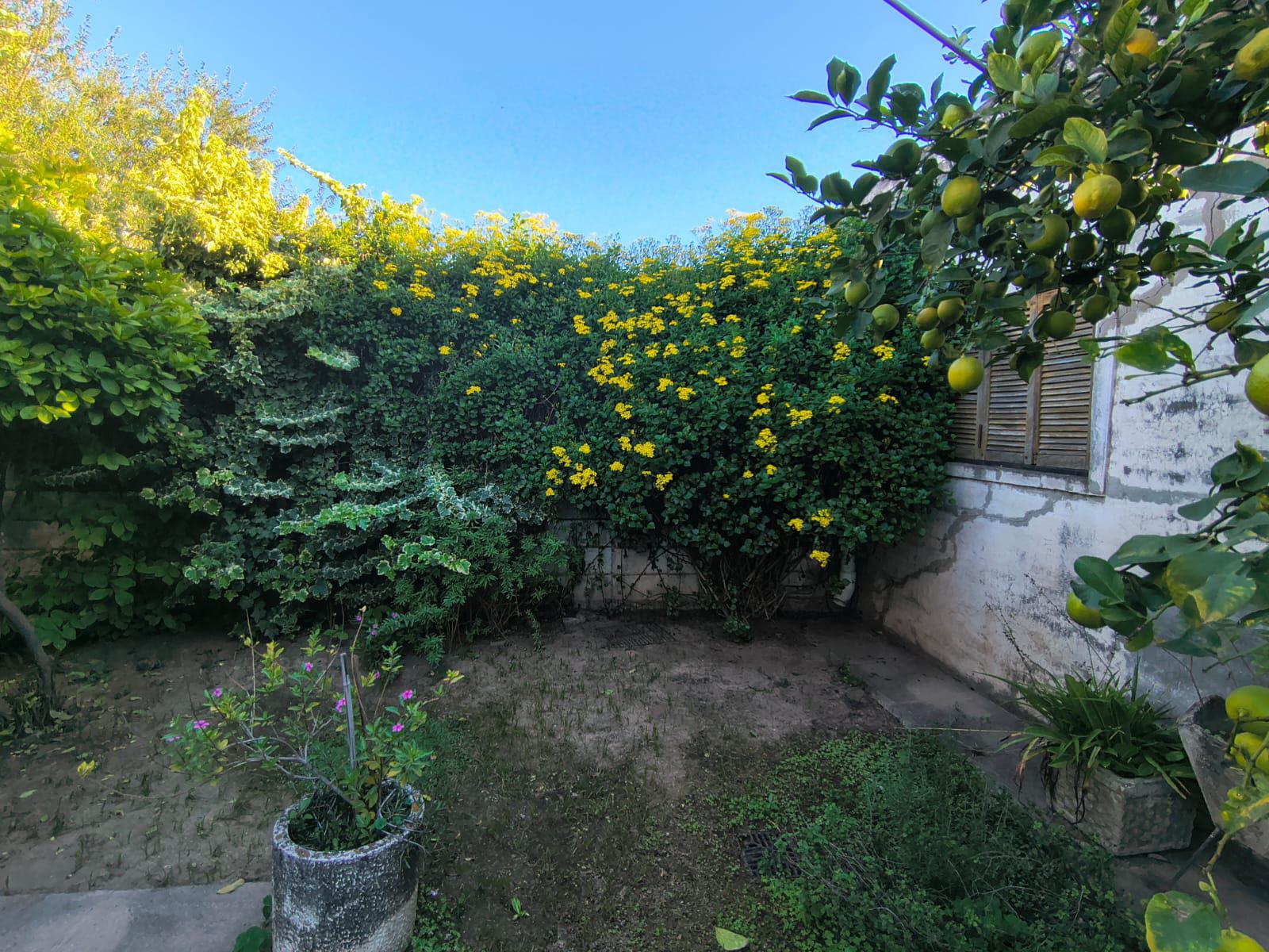 SAN VICENTE: CASA EN VENTA DE 3 DORMITORIOS COCHERA Y PATIO