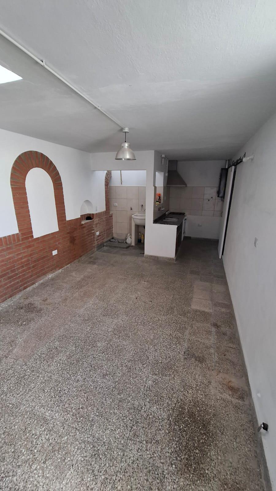 CASA EN ALQUILER BARRIO POETA LUGONES