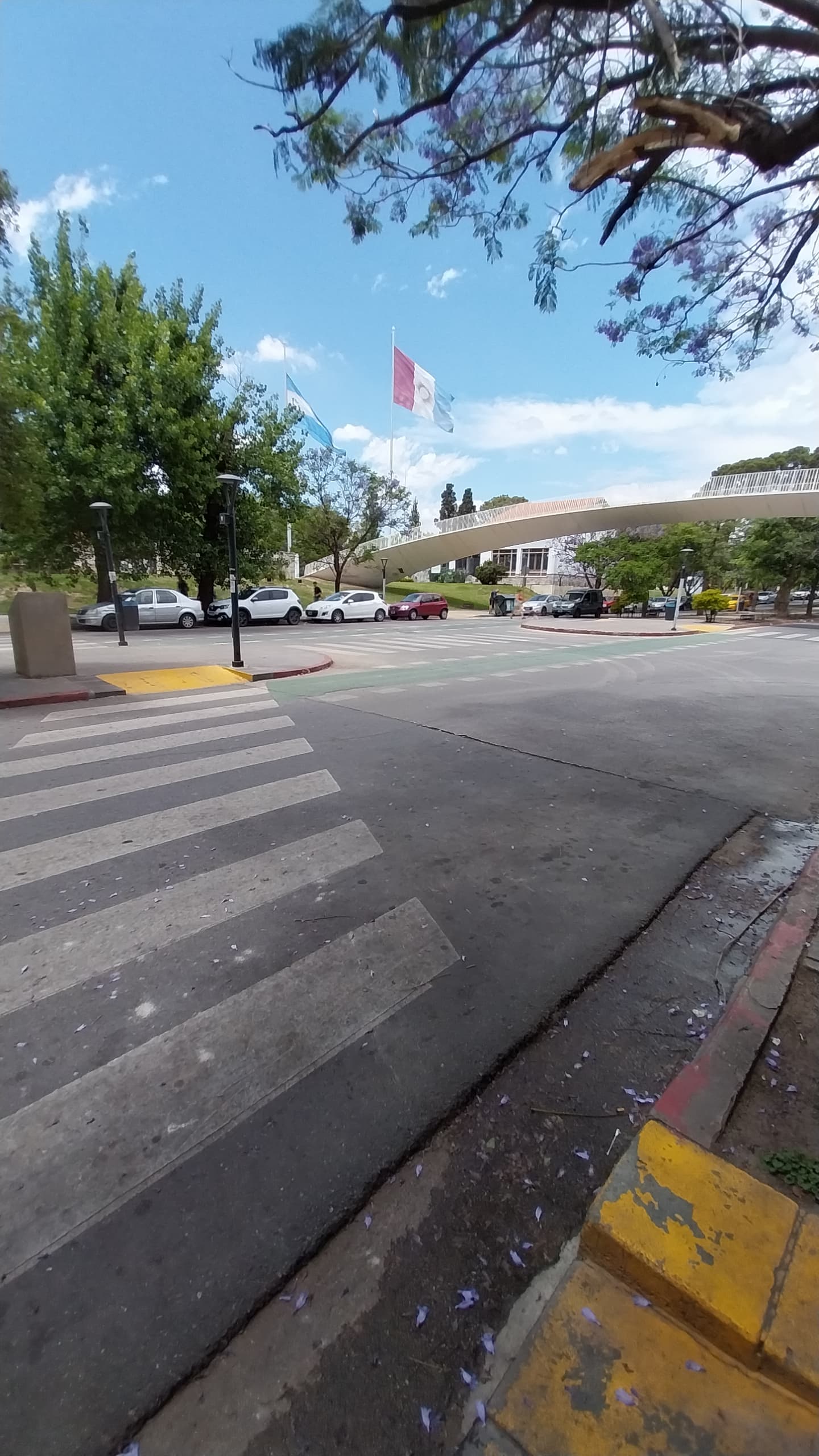 Viví frente al Parque Las Tejas dpto 2 dormitorios!