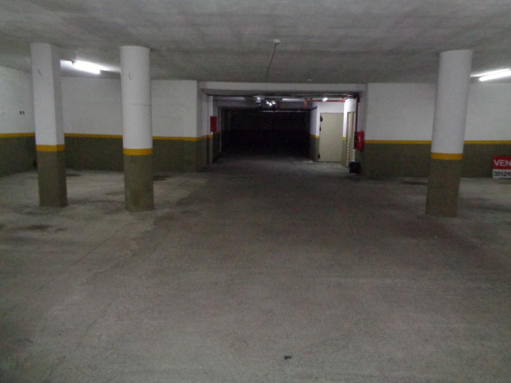 Barrio Nueva Córdoba - Excelente Cochera Privada, Amplia y Cubierta, en Edificio de Categoría, con Fácil Acceso y Portón Automático