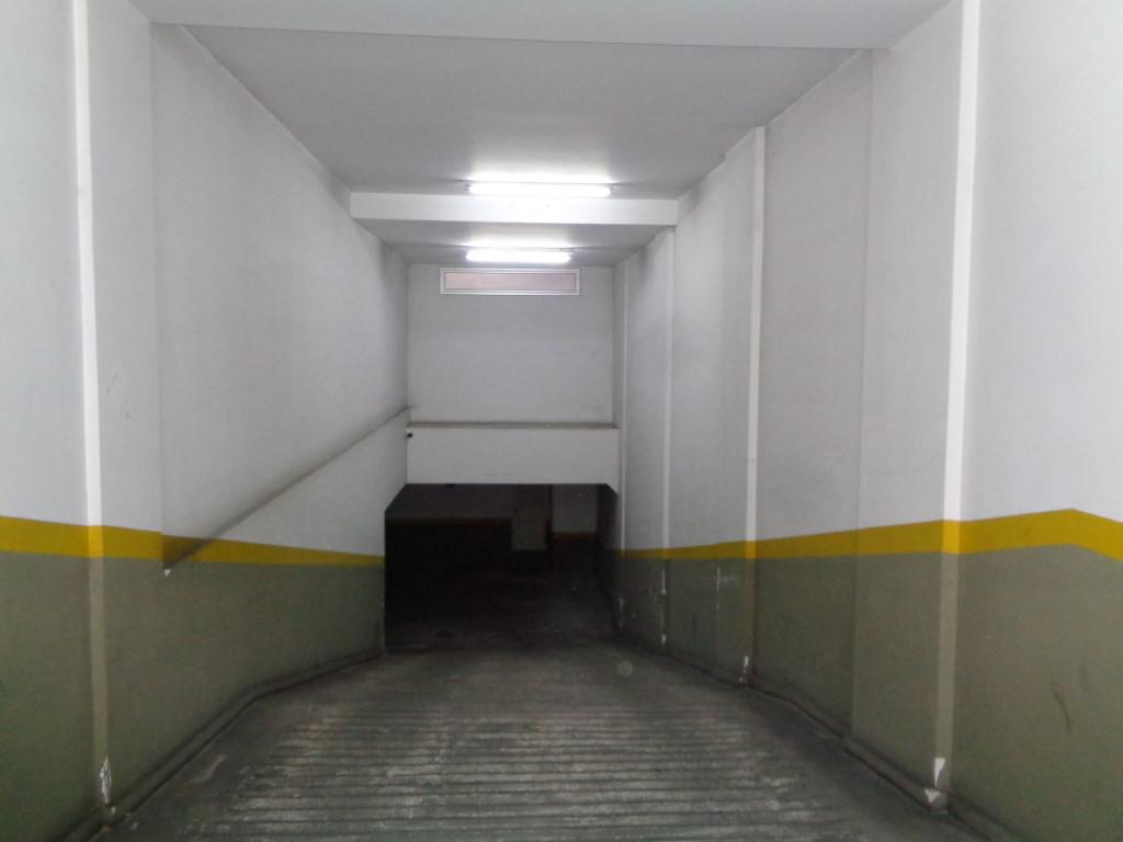 Barrio Nueva Córdoba - Excelente Cochera Privada, Amplia y Cubierta, en Edificio de Categoría, con Fácil Acceso y Portón Automático