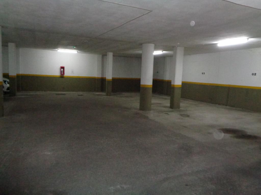 Barrio Nueva Córdoba - Excelente Cochera Privada, Amplia y Cubierta, en Edificio de Categoría, con Fácil Acceso y Portón Automático