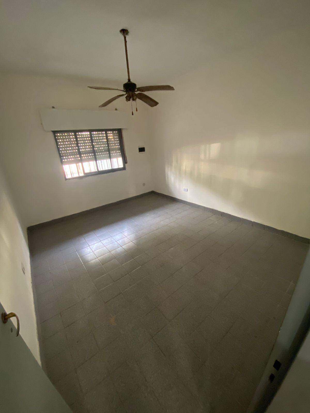 GMLPROPIEDADES ALQUILA CASA DE 3 DORMITORIOS EN BARRIO SAN JAVIER.