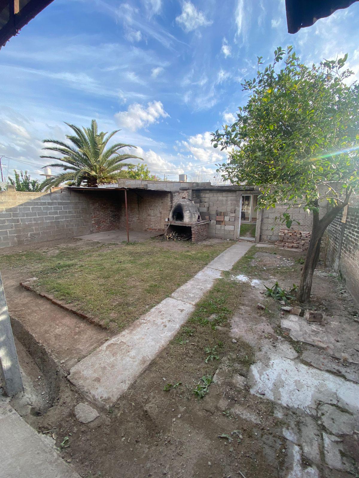 GMLPROPIEDADES ALQUILA CASA DE 3 DORMITORIOS EN BARRIO SAN JAVIER.
