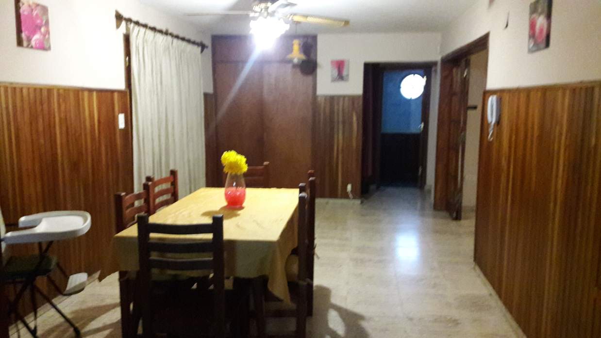 Venta - Excelente Propiedad de 4 dorm con piscina - Arguello