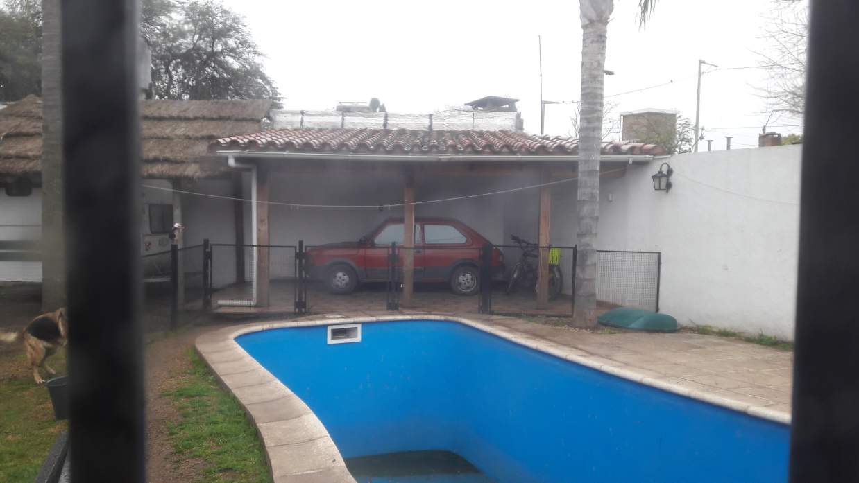 Venta - Excelente Propiedad de 4 dorm con piscina - Arguello