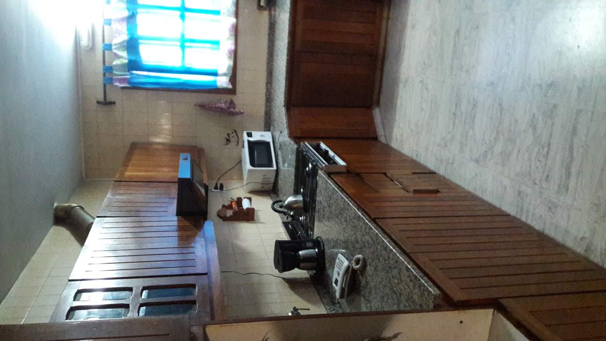 Venta - Excelente Propiedad de 4 dorm con piscina - Arguello