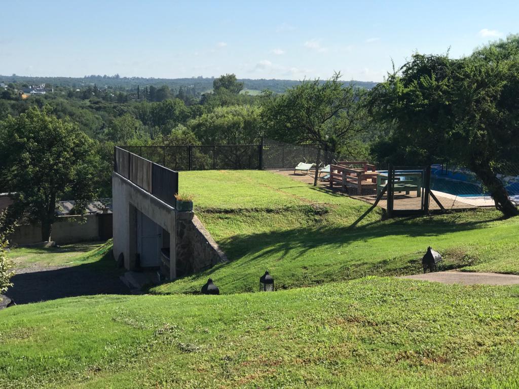 Mendiolaza tres dormitorios categoría pileta vistas panorámicas escritura