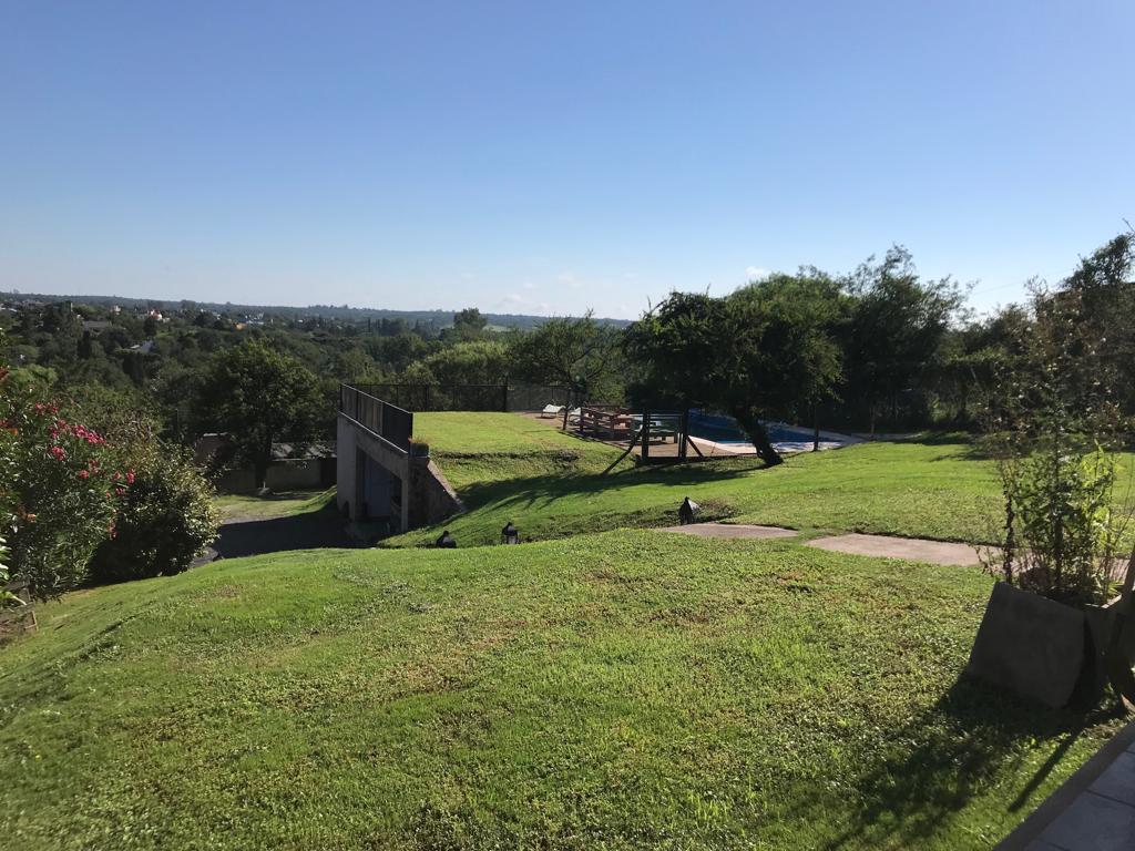 Mendiolaza tres dormitorios categoría pileta vistas panorámicas escritura
