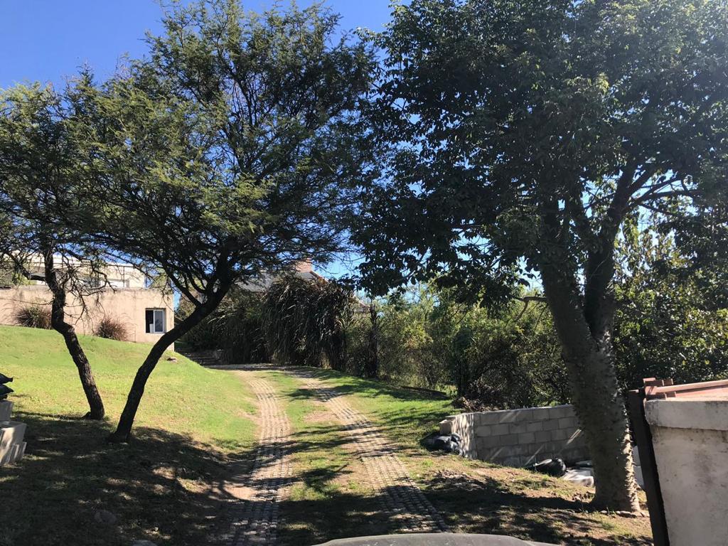 Mendiolaza tres dormitorios categoría pileta vistas panorámicas escritura