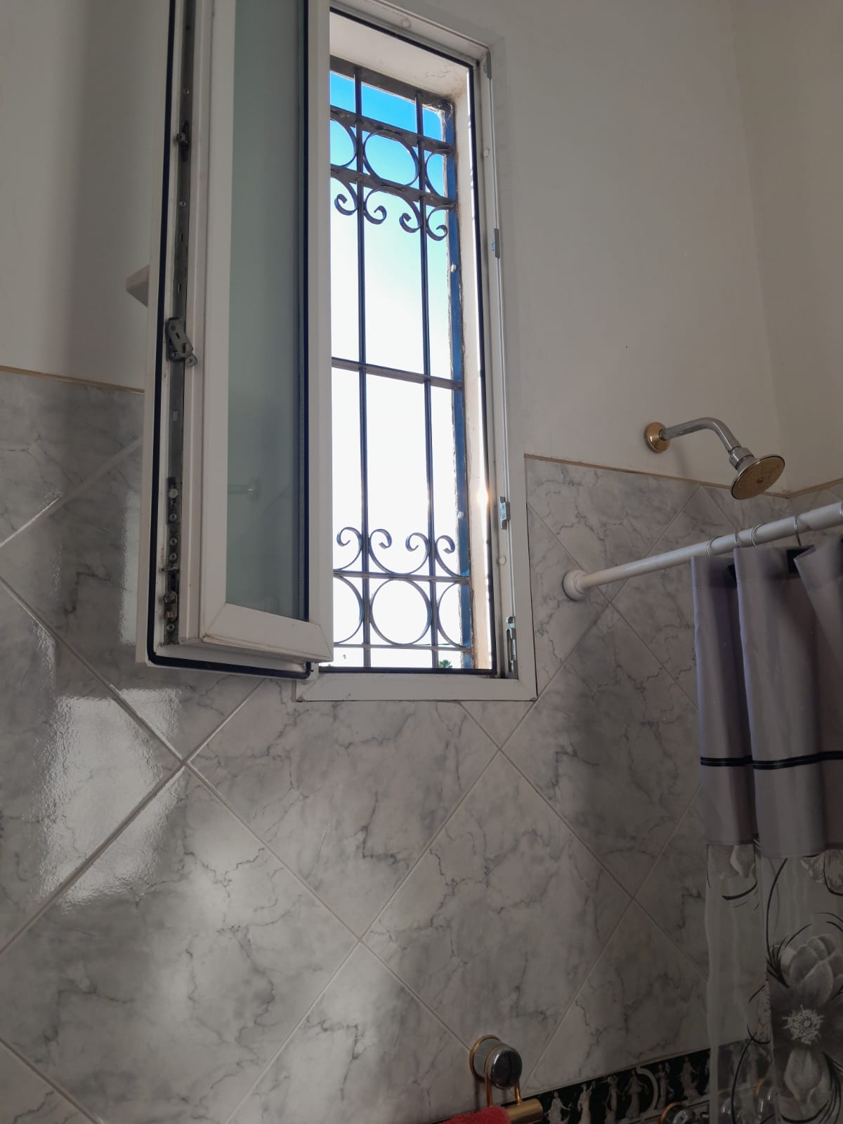 CASA 3 DORMITORIOS B° LILI BENITEZ QUINTA cerca VILLA BELGRANO