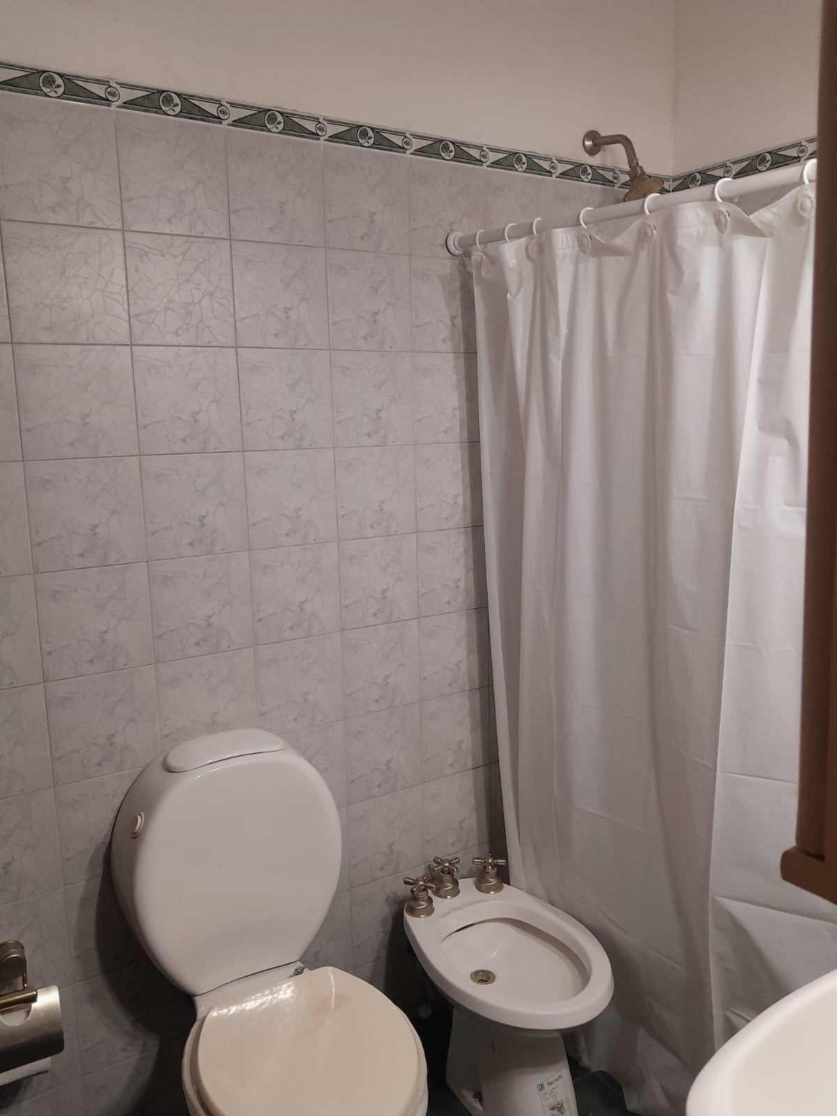 CASA 3 DORMITORIOS B° LILI BENITEZ QUINTA cerca VILLA BELGRANO