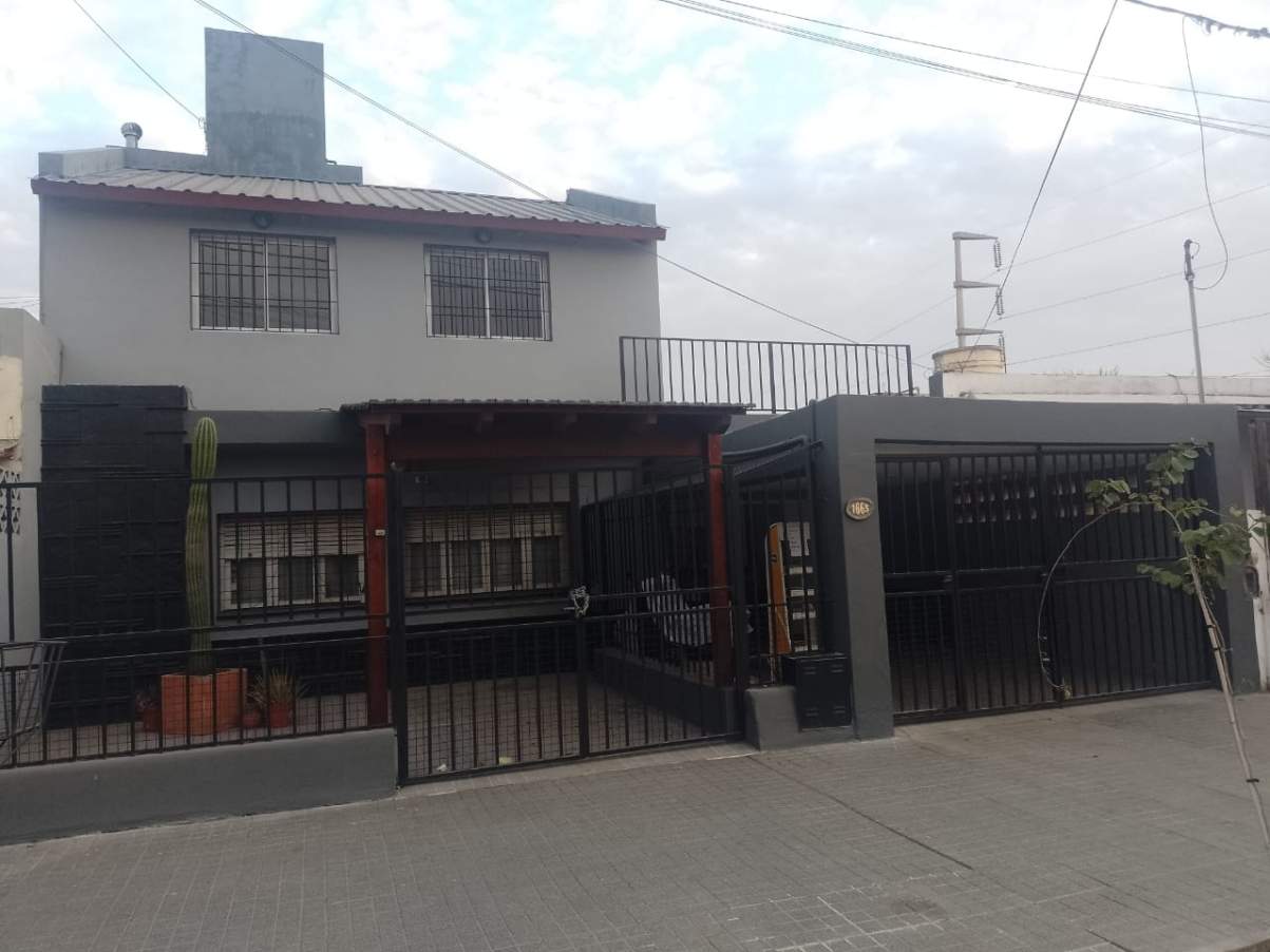 Casa en venta barrio Granadero Pringles