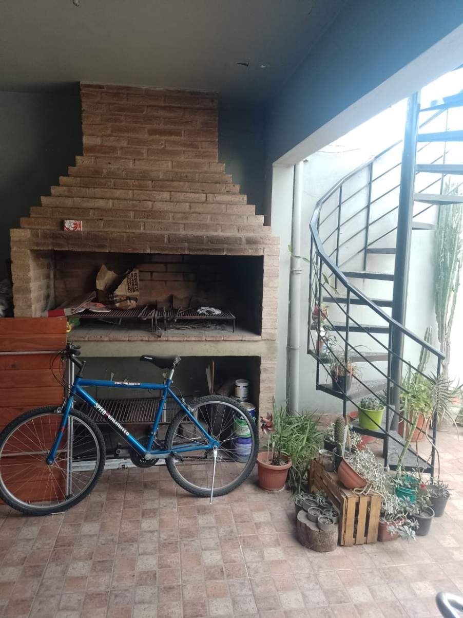 Casa en venta barrio Granadero Pringles