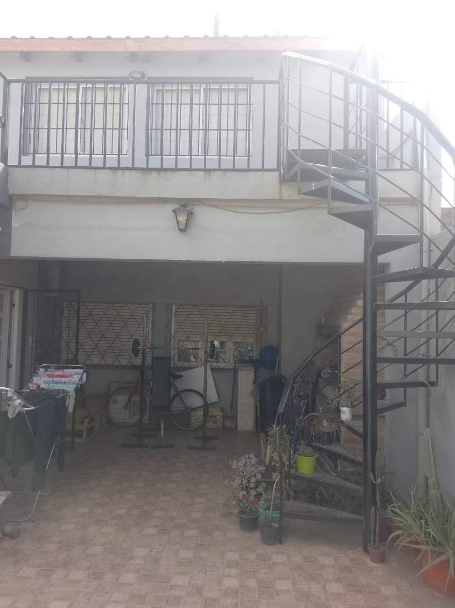 Casa en venta barrio Granadero Pringles