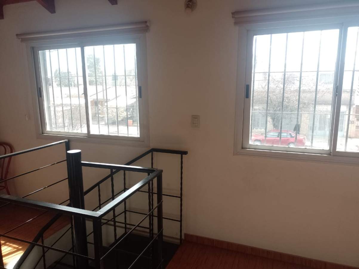 Casa en venta barrio Granadero Pringles