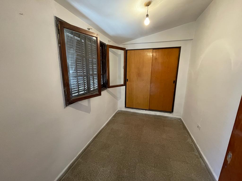 Casa esquina a la venta barrio las Lilas