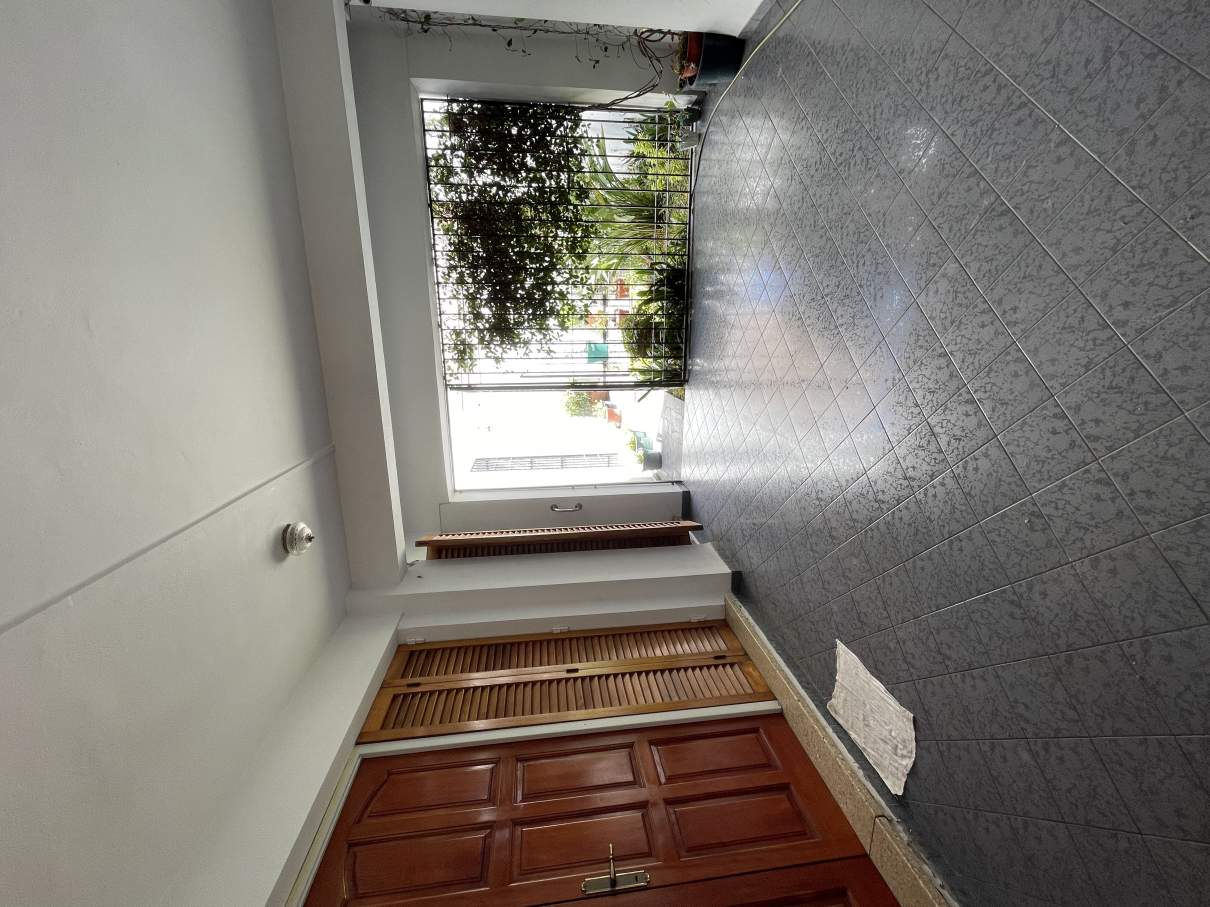 Casa En Venta, Bº Alto Alberdi, 4 Dorm, Cochera Cubierta , Ciudad De Córdoba , Arg, Zona Apta Para E