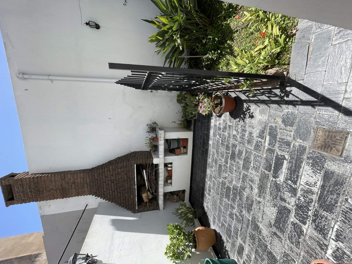 Casa En Venta, Bº Alto Alberdi, 4 Dorm, Cochera Cubierta , Ciudad De Córdoba , Arg, Zona Apta Para E