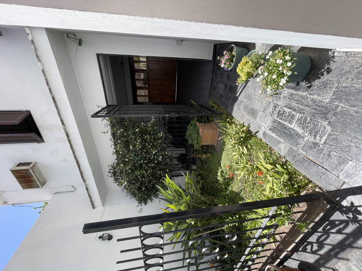 Casa En Venta, Bº Alto Alberdi, 4 Dorm, Cochera Cubierta , Ciudad De Córdoba , Arg, Zona Apta Para E