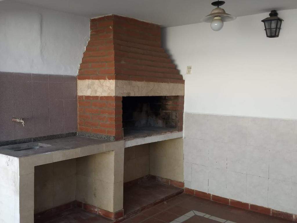 EXCELENTE CASA EN EL TRADICIONAL Bº ZUMARAN, EN EL SECTOR NOROESTE DE LA CIUDAD DE CORDOBA