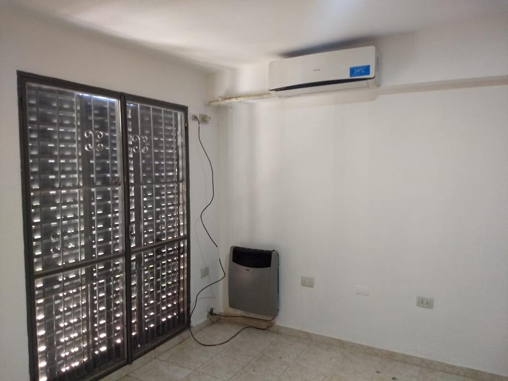 EXCELENTE CASA EN EL TRADICIONAL Bº ZUMARAN, EN EL SECTOR NOROESTE DE LA CIUDAD DE CORDOBA