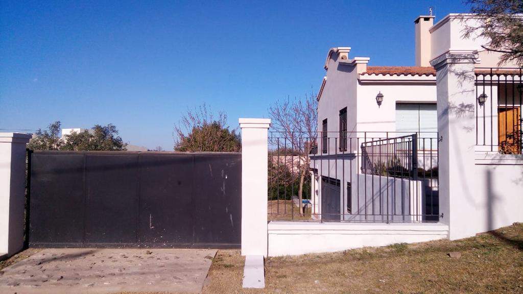 CASA A LA VENTA Bº CUMBRES DEL GOLF