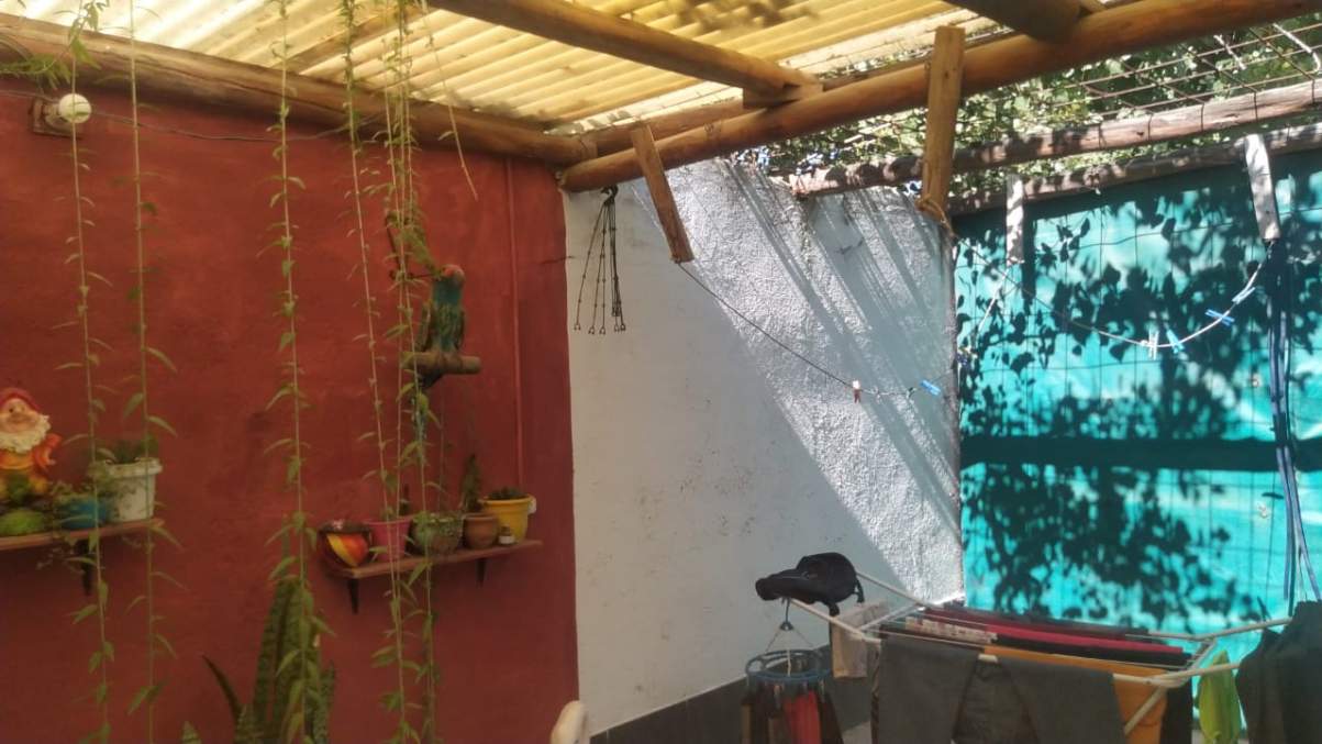 CASA MAS DEPARTAMENTO Bº PARQUE REPUBLICA