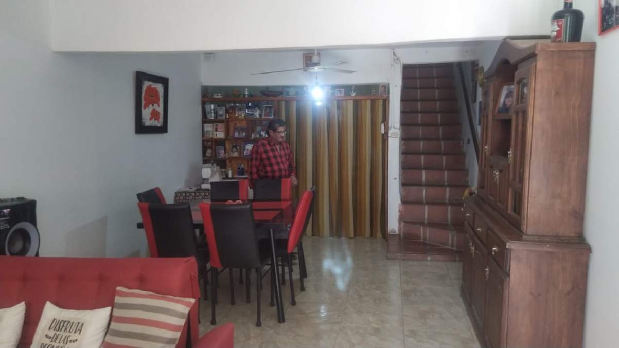 CASA MAS DEPARTAMENTO Bº PARQUE REPUBLICA