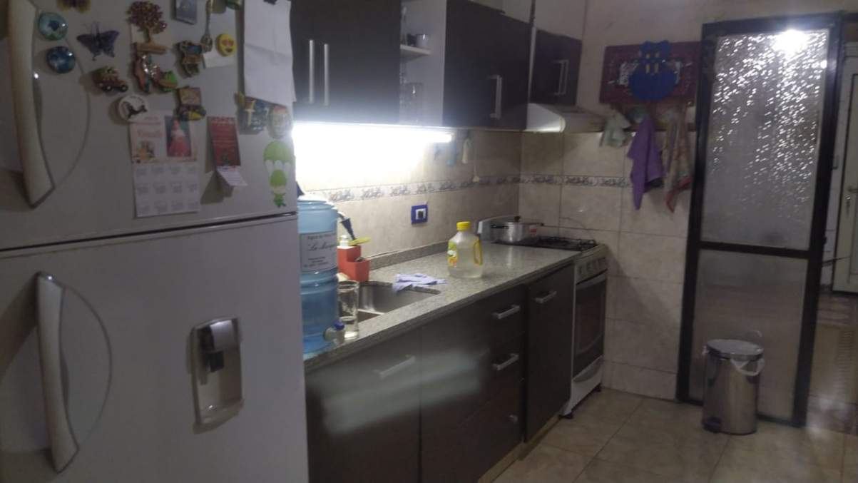 CASA MAS DEPARTAMENTO Bº PARQUE REPUBLICA