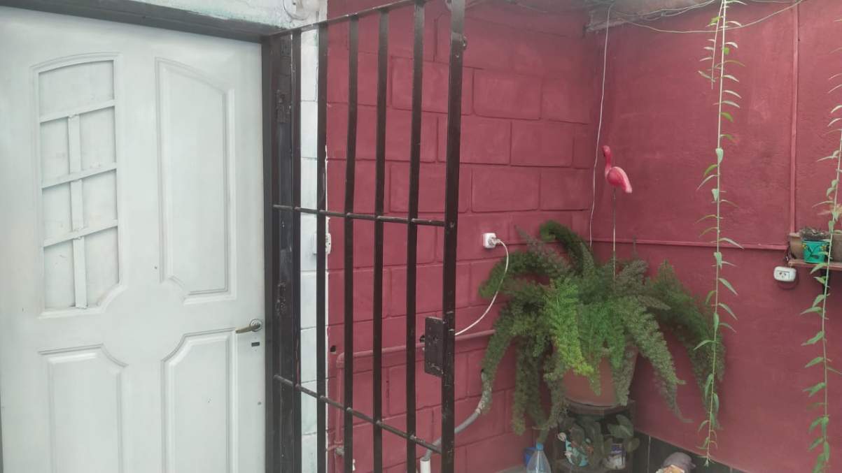 CASA MAS DEPARTAMENTO Bº PARQUE REPUBLICA