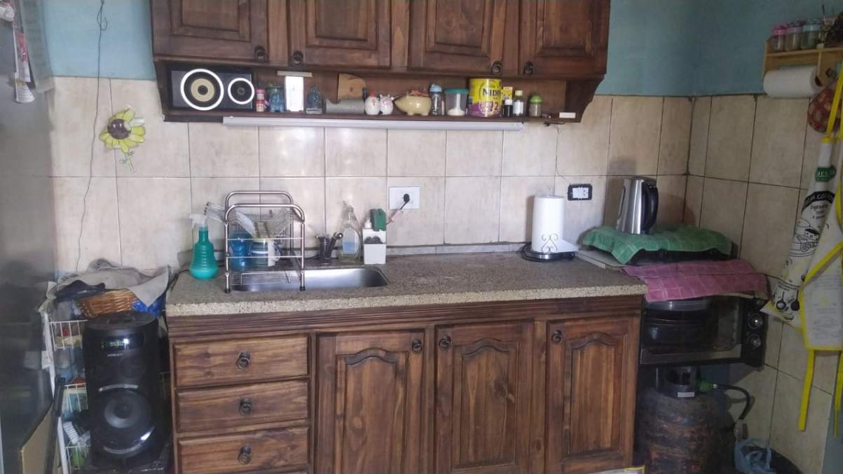 CASA MAS DEPARTAMENTO Bº PARQUE REPUBLICA