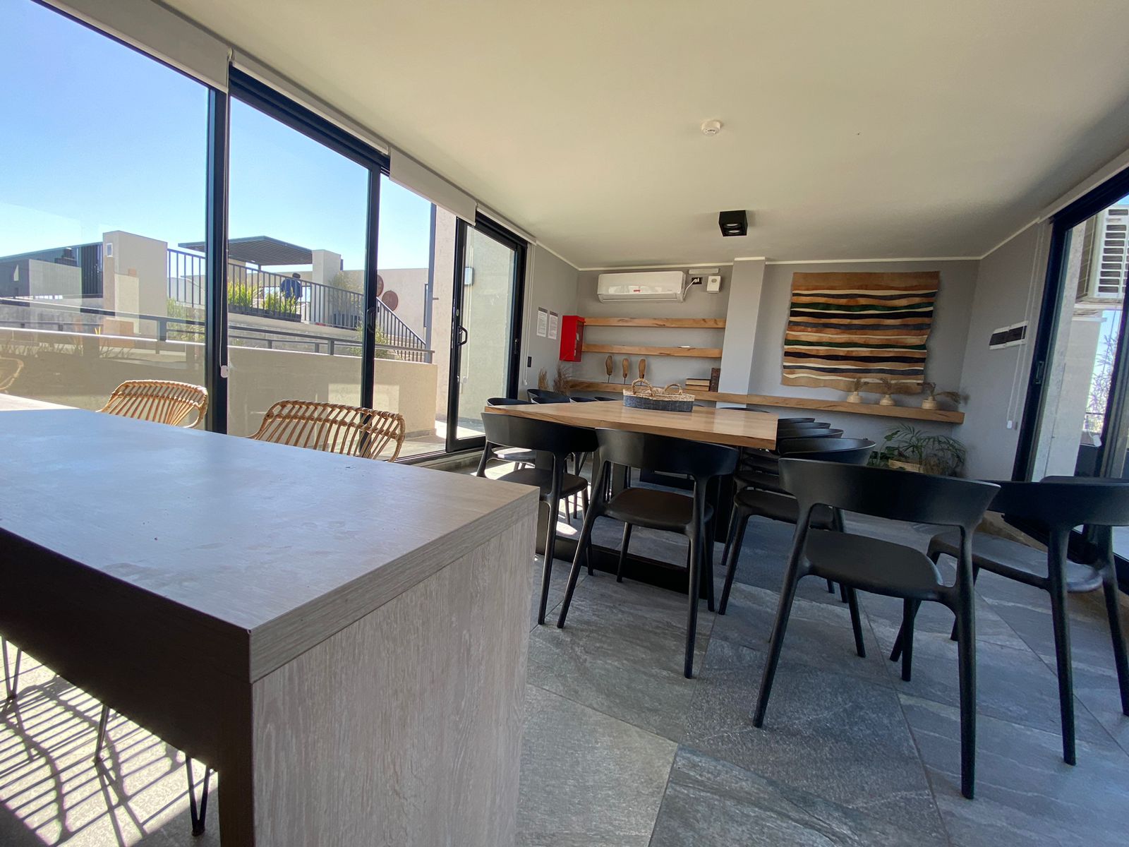 SE VENTE DEPTO B° GRAL PAZ CON BALCON Y AMENETÍES U$D60.000