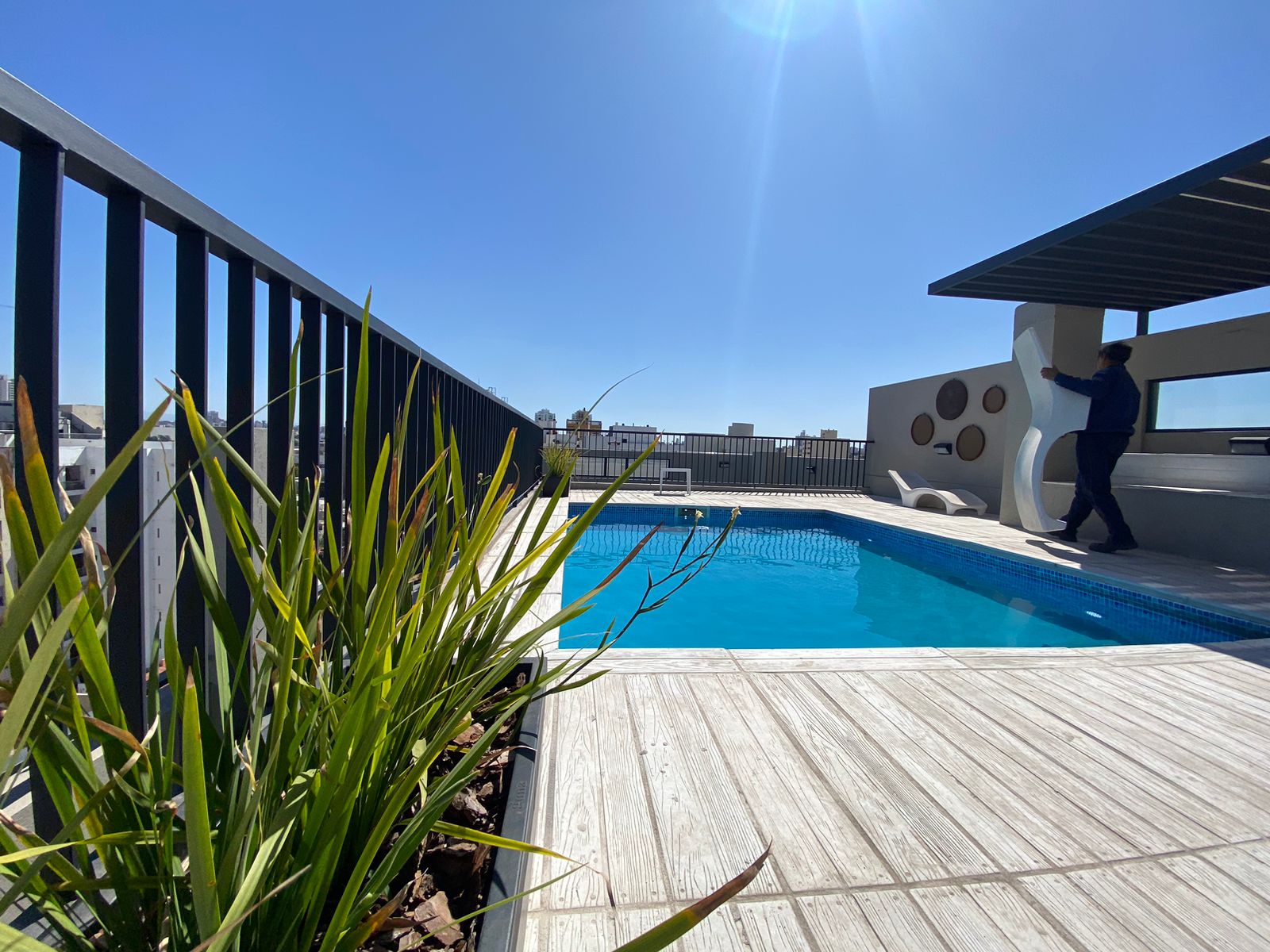 SE VENTE DEPTO B° GRAL PAZ CON BALCON Y AMENETÍES U$D60.000