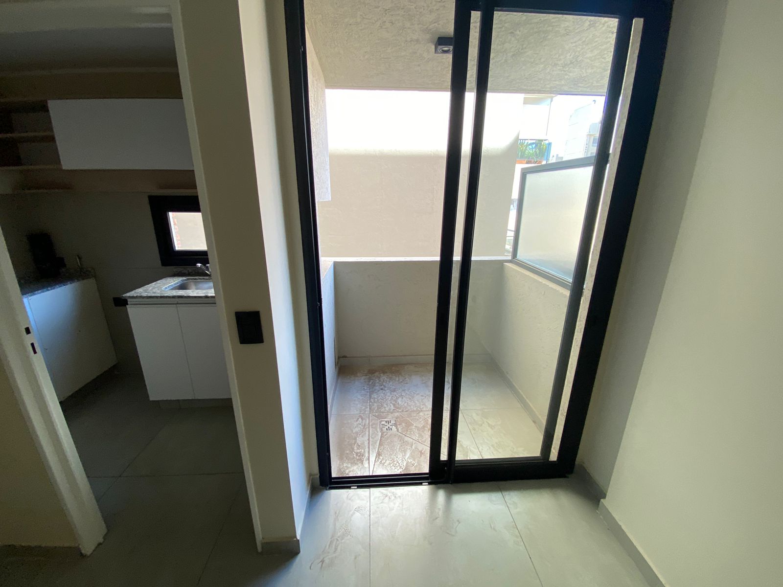 SE VENTE DEPTO B° GRAL PAZ CON BALCON Y AMENETÍES U$D60.000